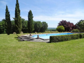  Maison de 4 chambres avec piscine privee jardin clos et wifi a Saint Amand de Coly  Сен-Аман-Де-Коли